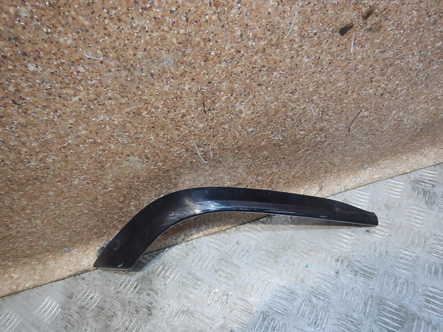 Молдинг заднего бампера