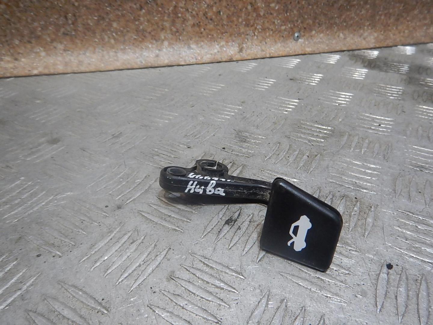 Ручка открывания капота