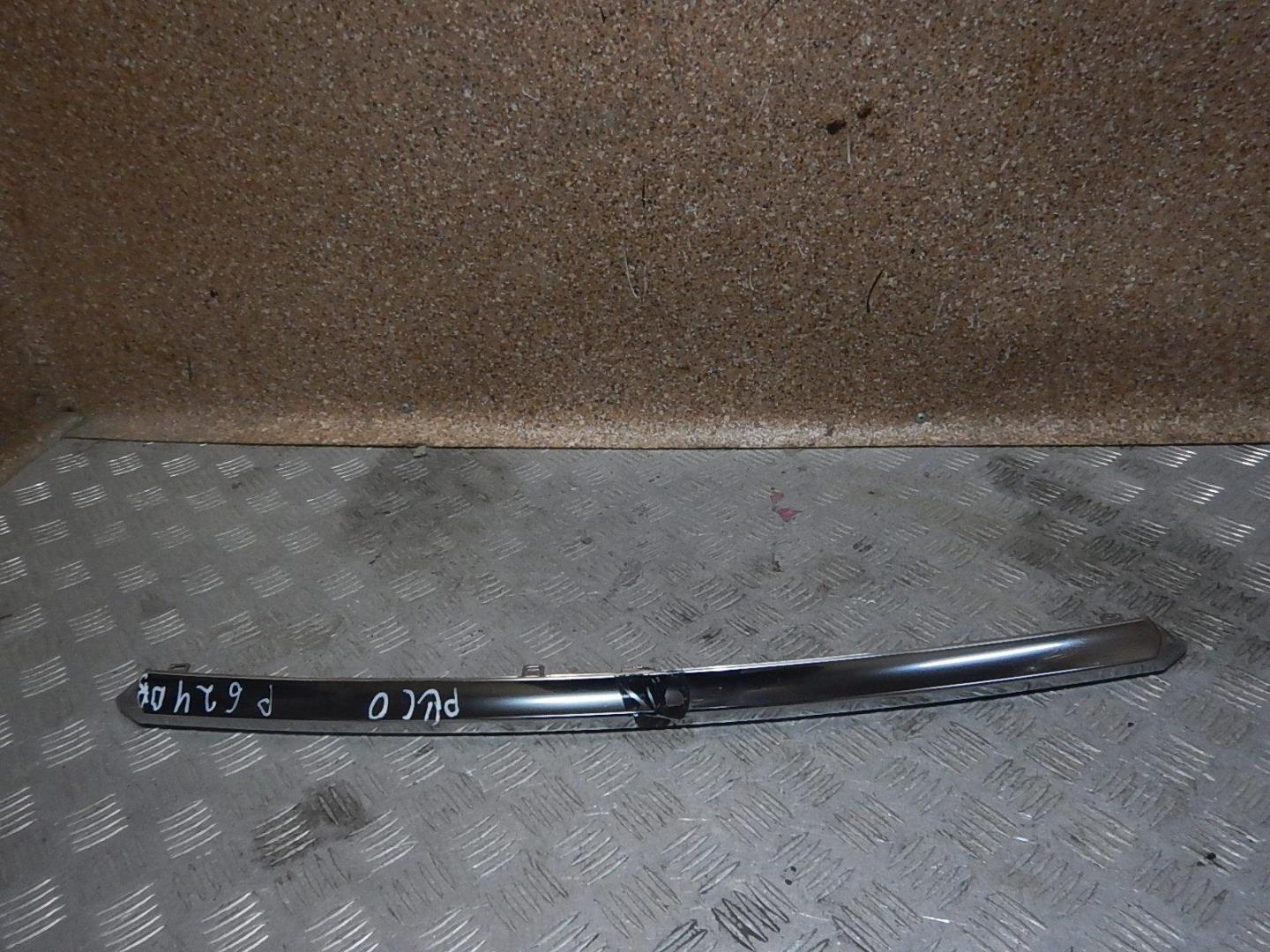 Накладка двери багажника