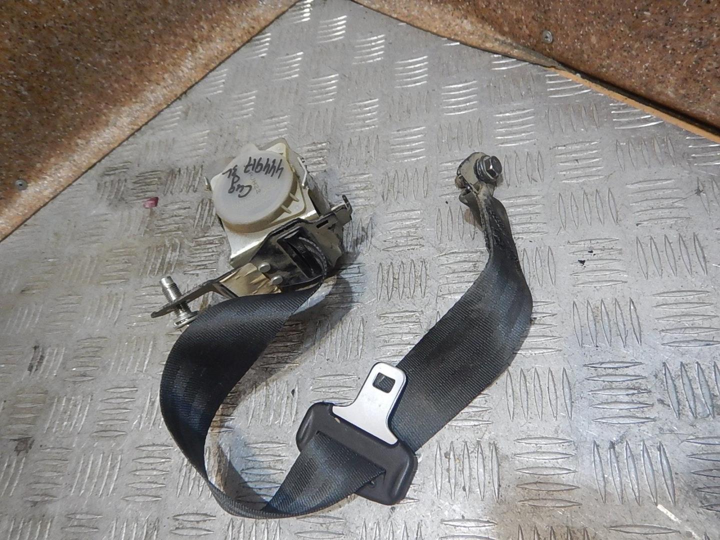 Ремень безопасности