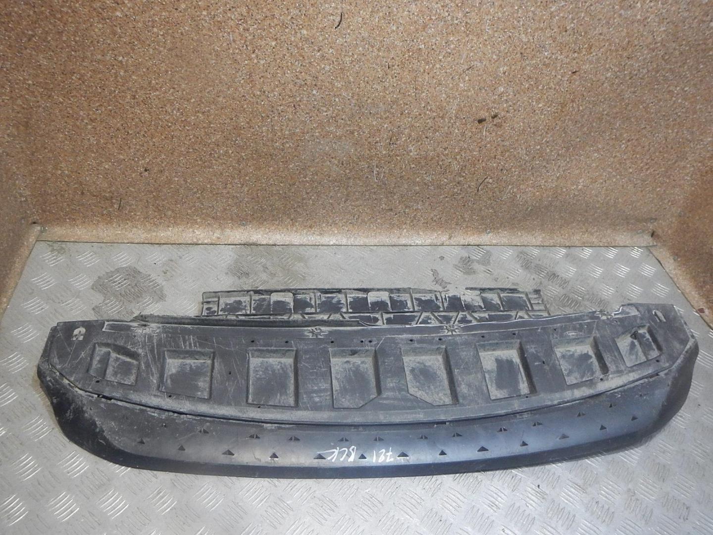 Пыльник двигателя