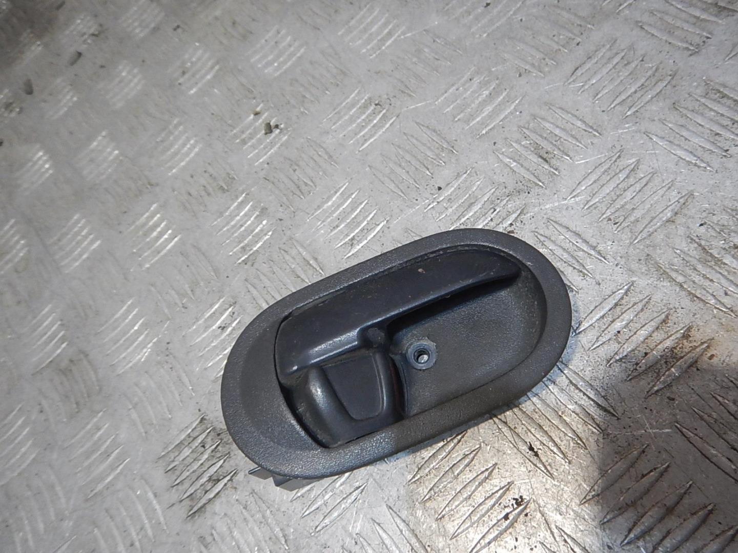 Ручка двери внутренняя правая