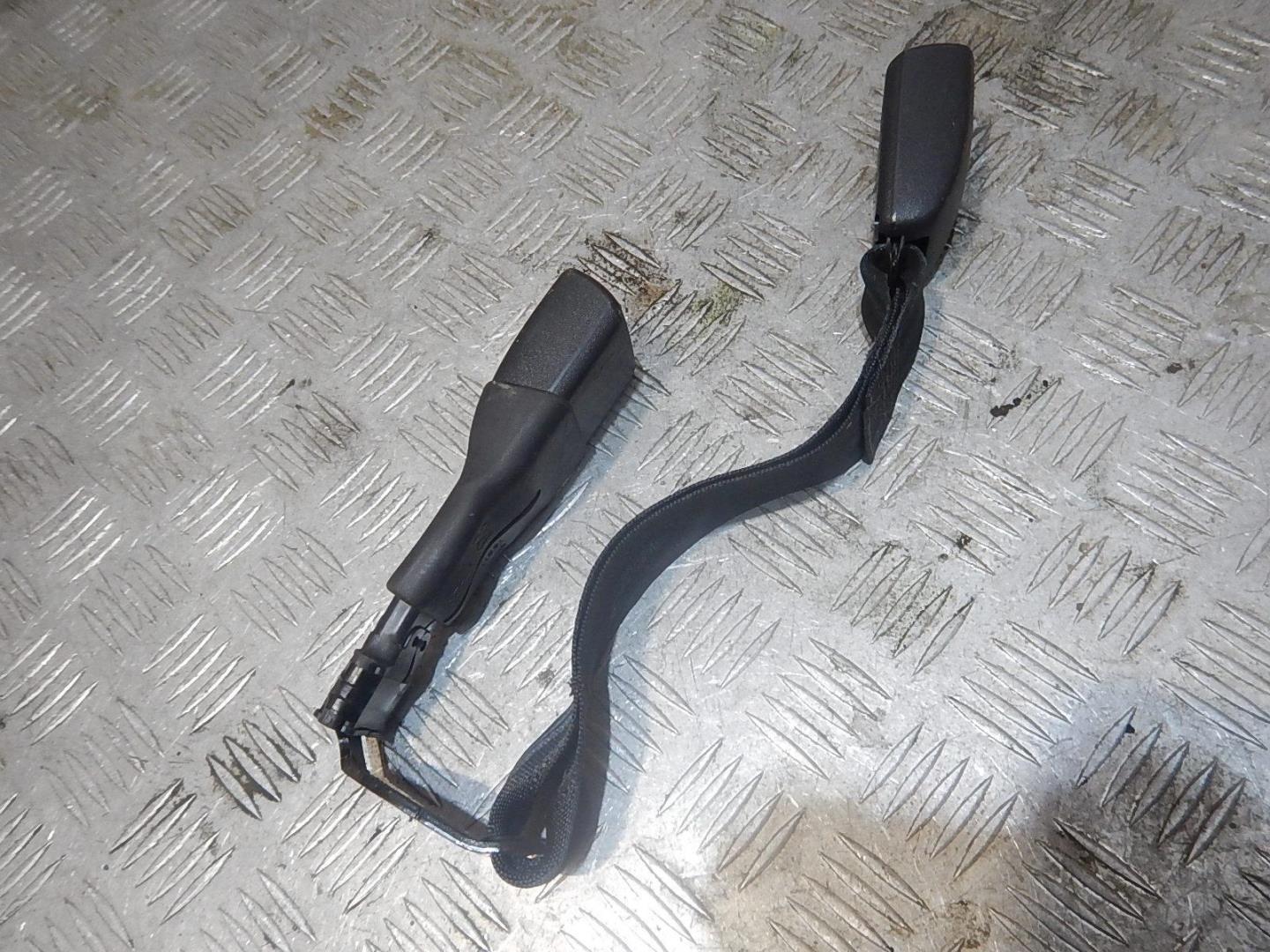 Ответная часть ремня безопасности