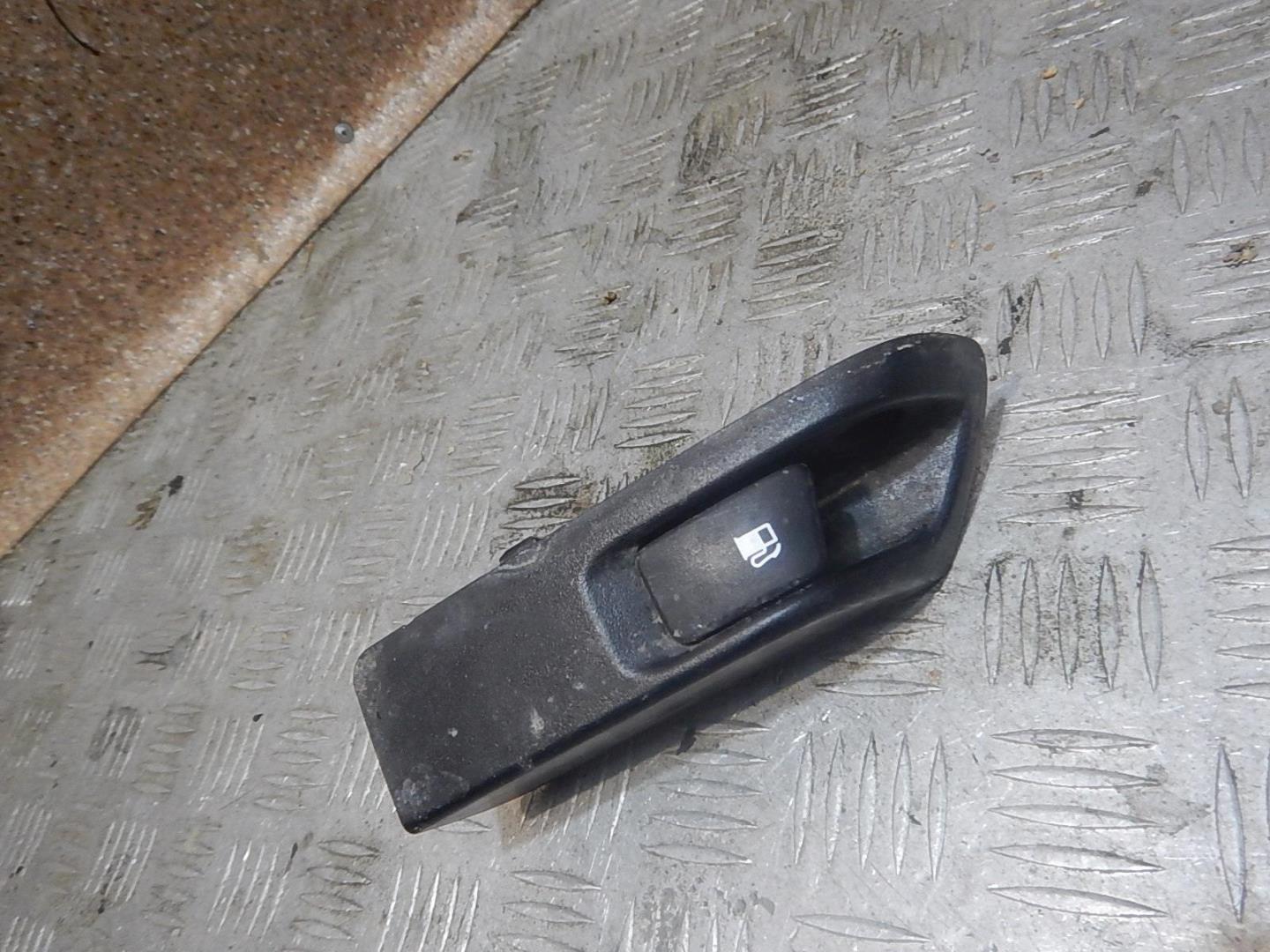 Ручка открывания лючка бензобака