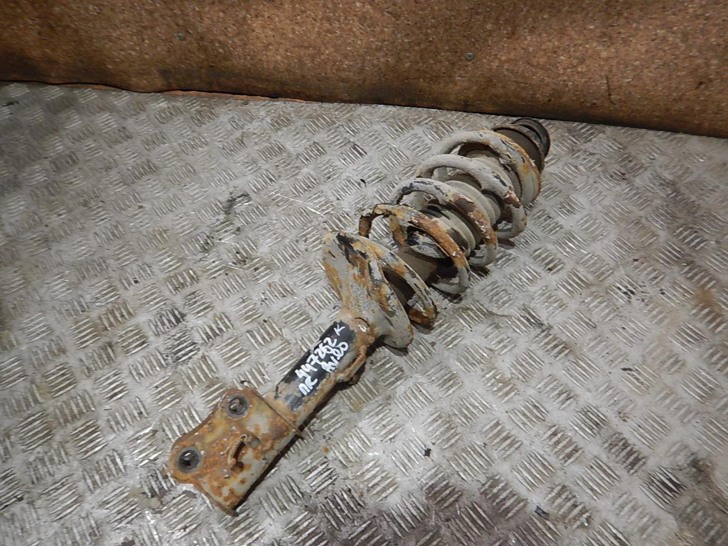 Амортизатор передний правый