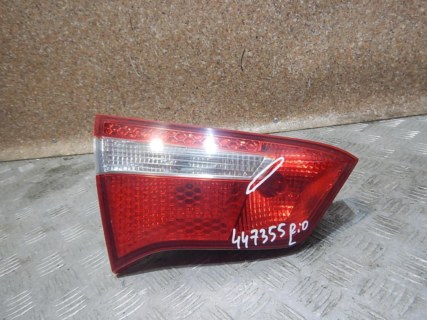 Фонарь задний внутренний левый