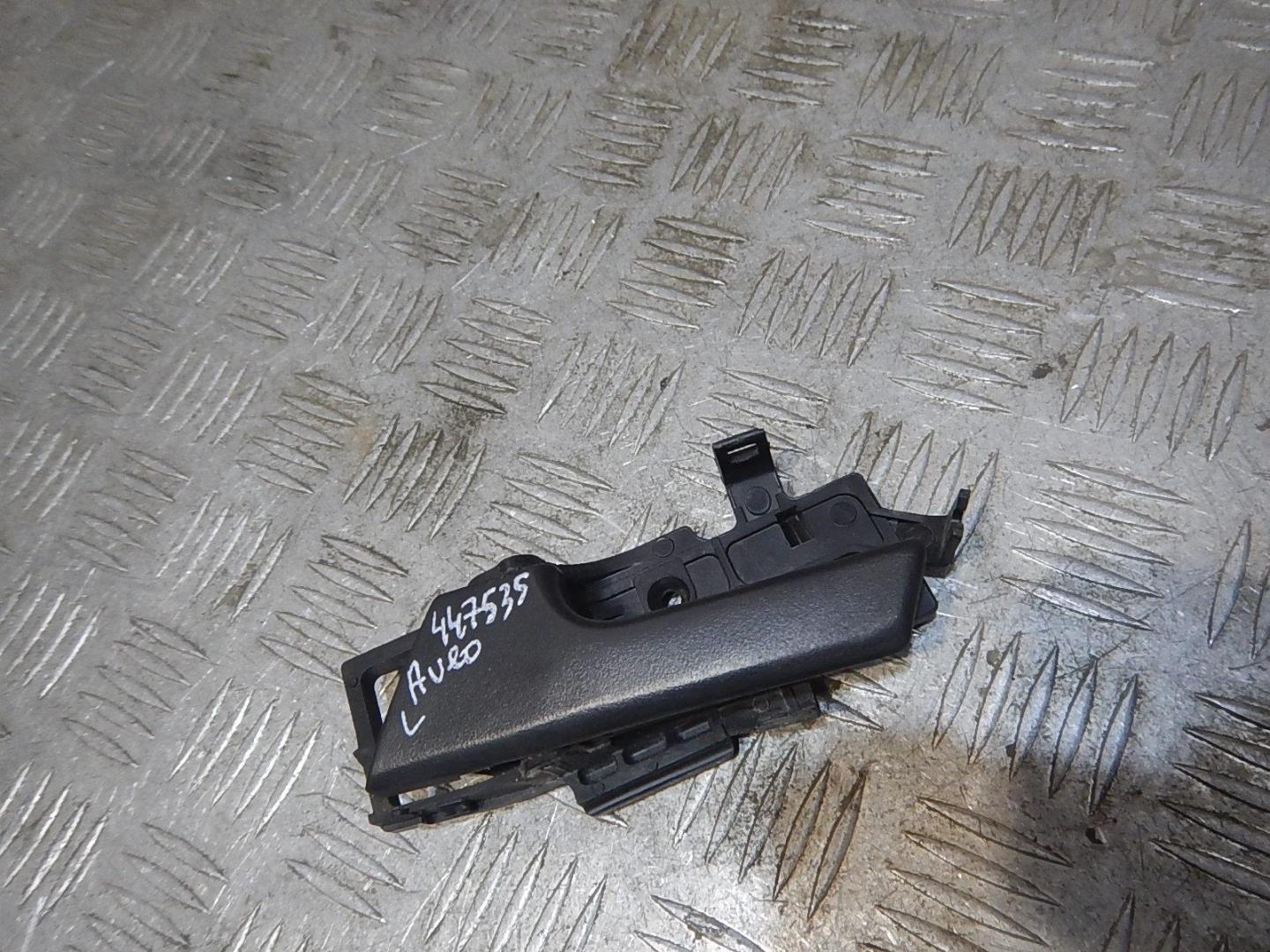 Ручка двери внутренняя левая