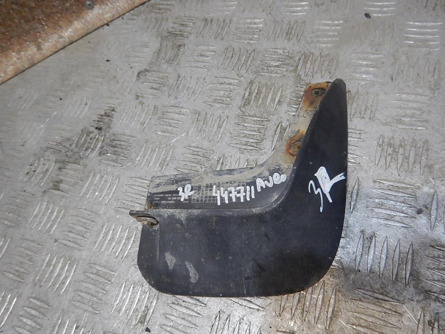 Брызговик задний правый