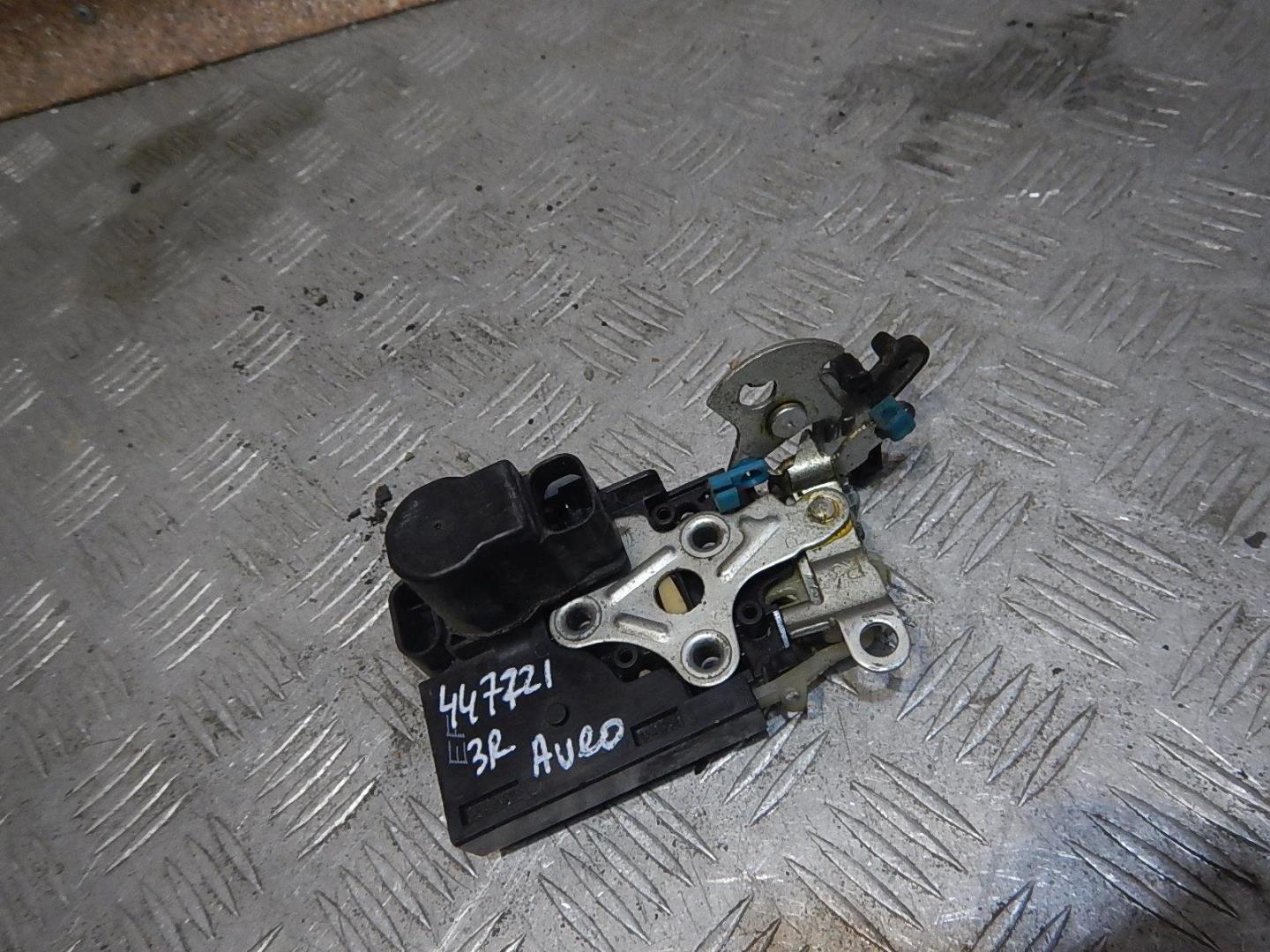 Замок двери задней правой