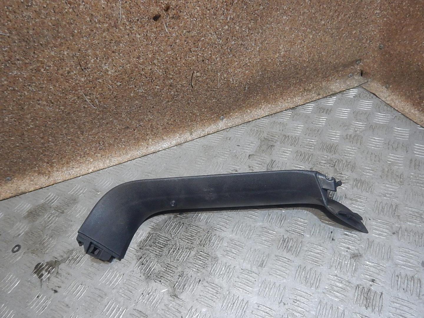 Обшивка двери багажника