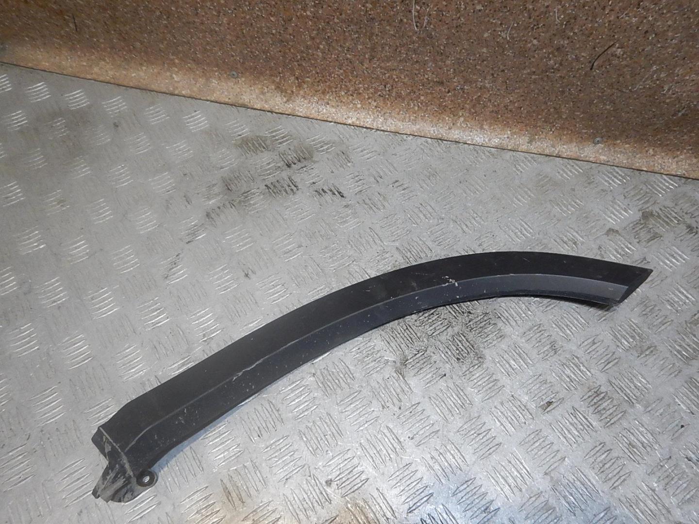 Накладка двери задней левой