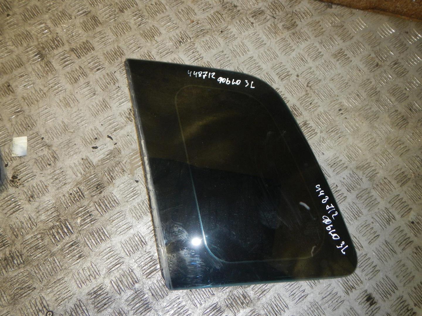 Стекло кузовное глухое левое