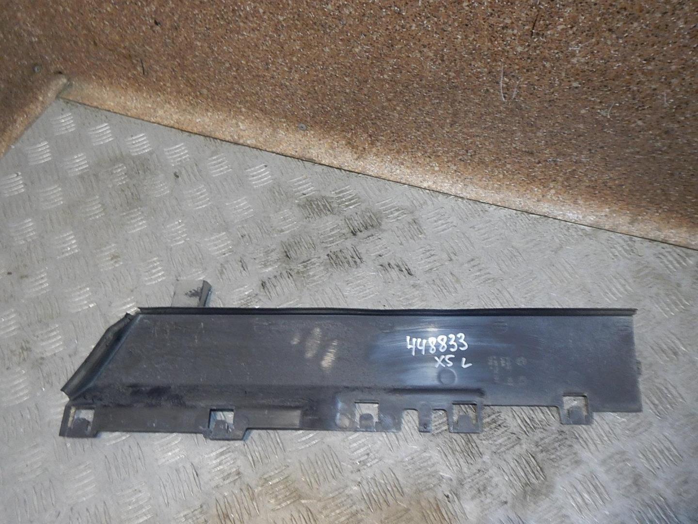 Воздуховод радиатора левый