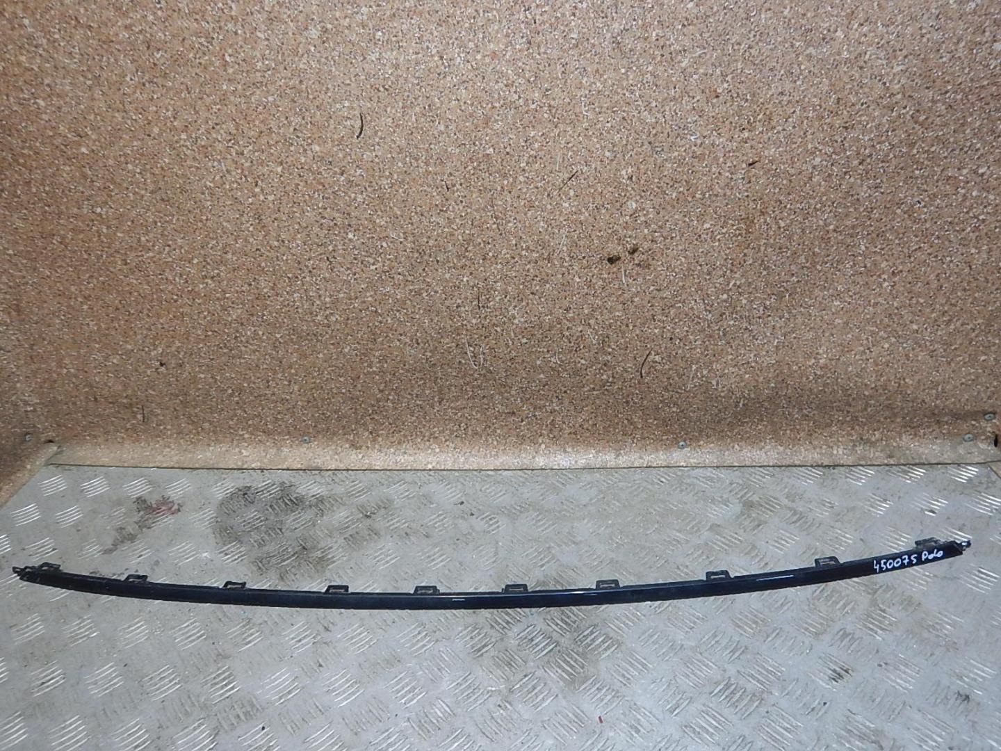 Молдинг заднего бампера