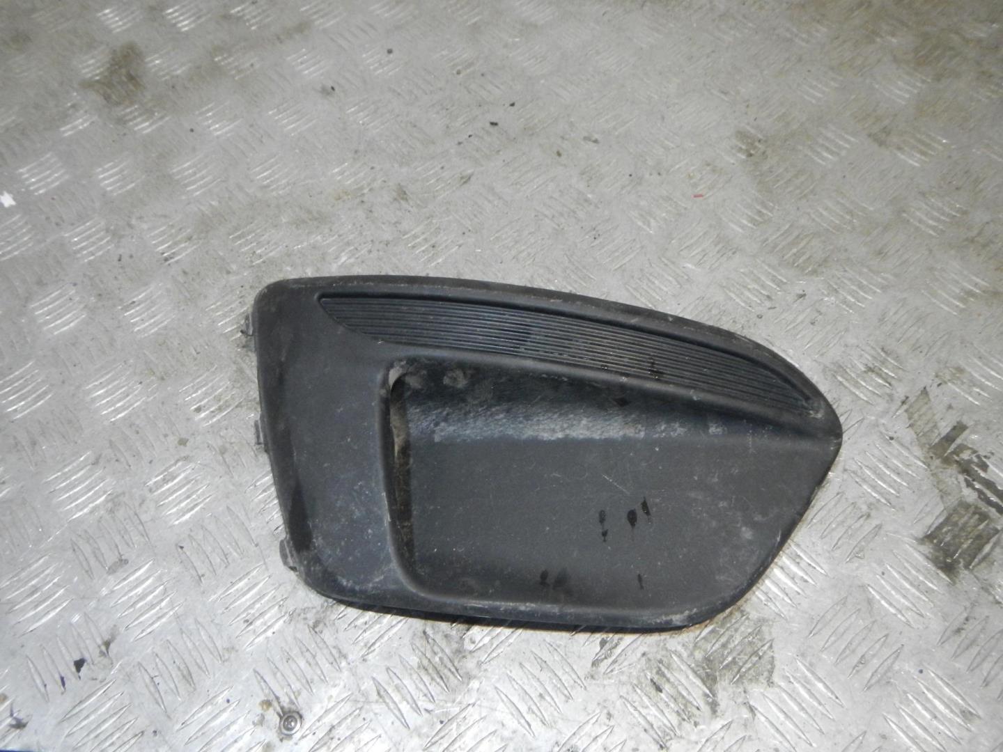 Решетка в бампер правая