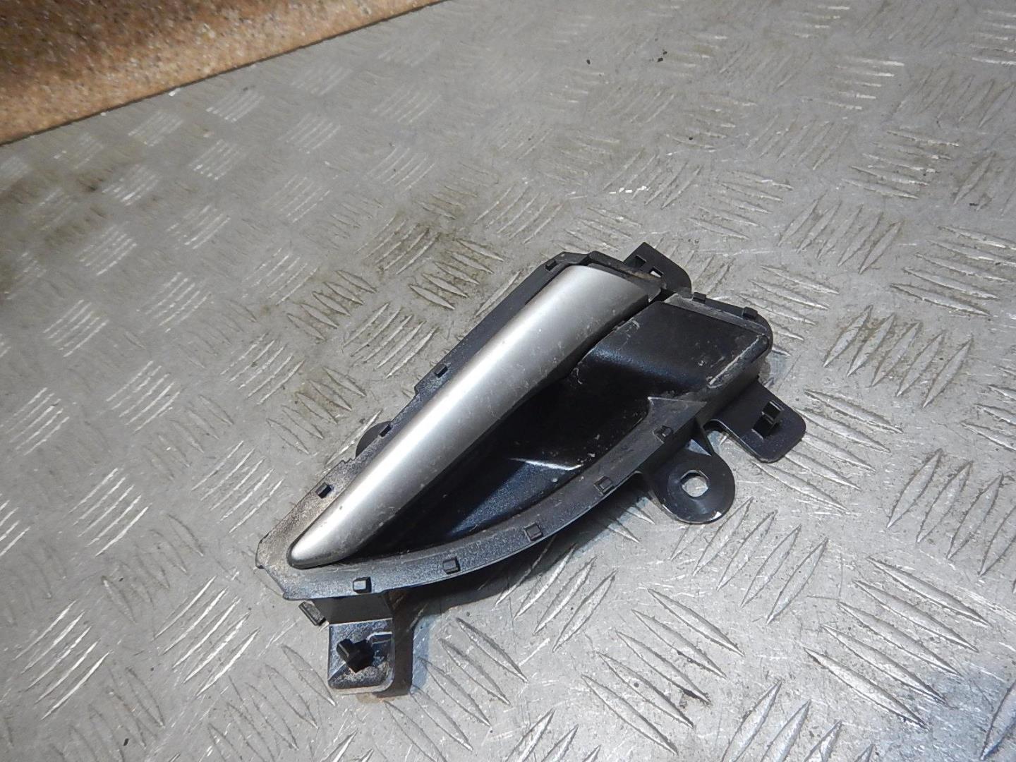 Ручка двери внутренняя левая