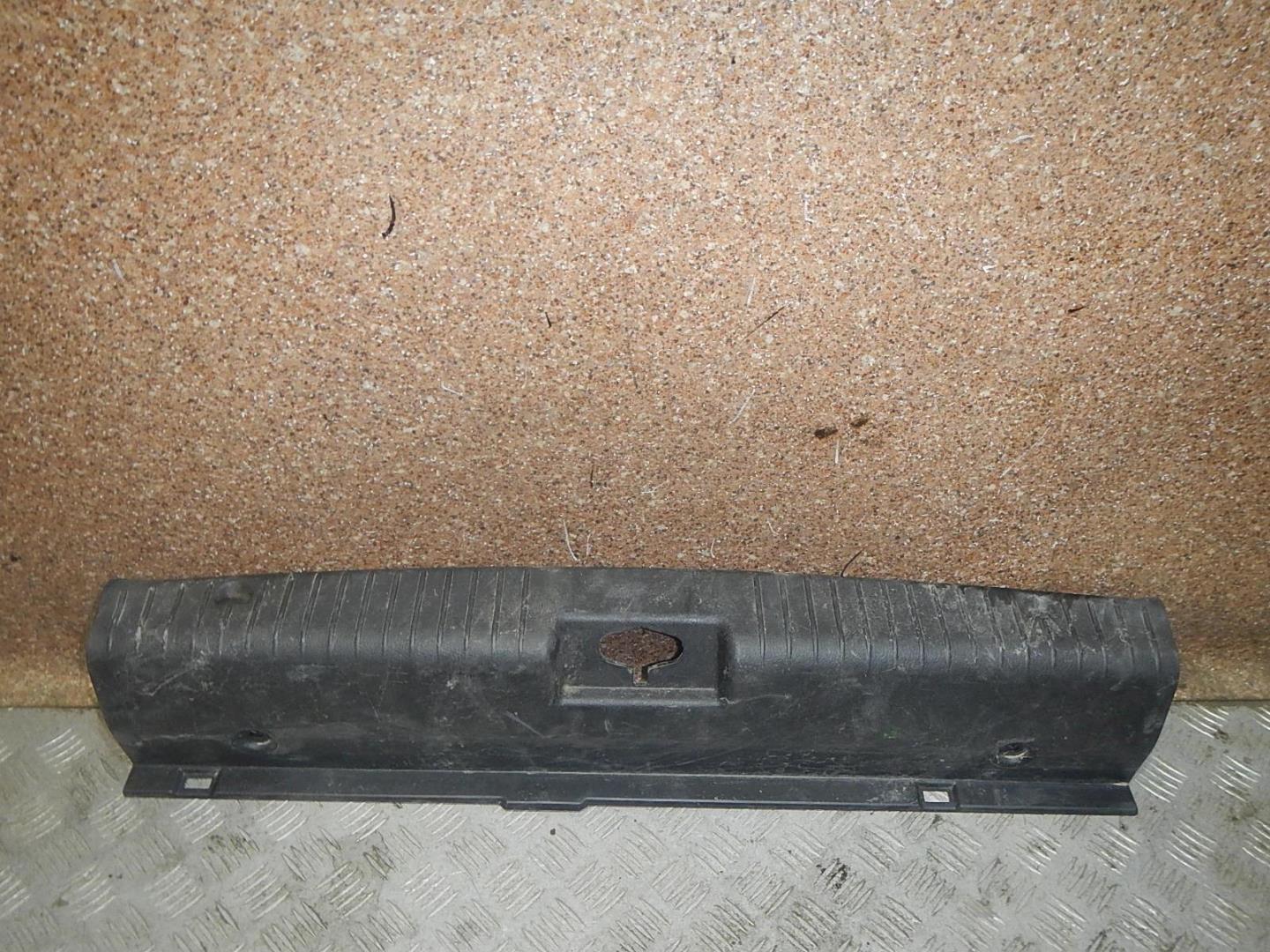 Обшивка багажника