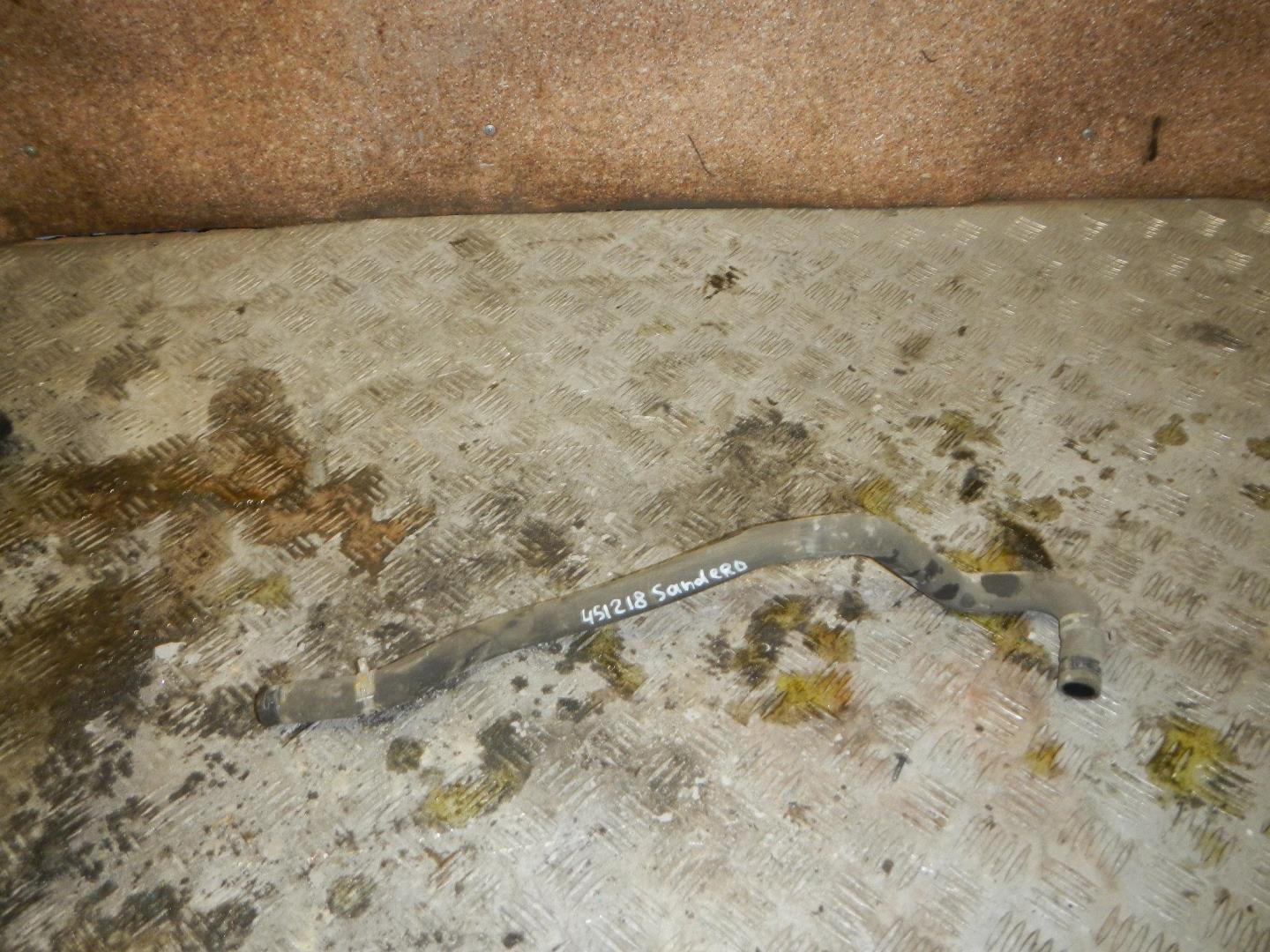 Патрубок отопителя