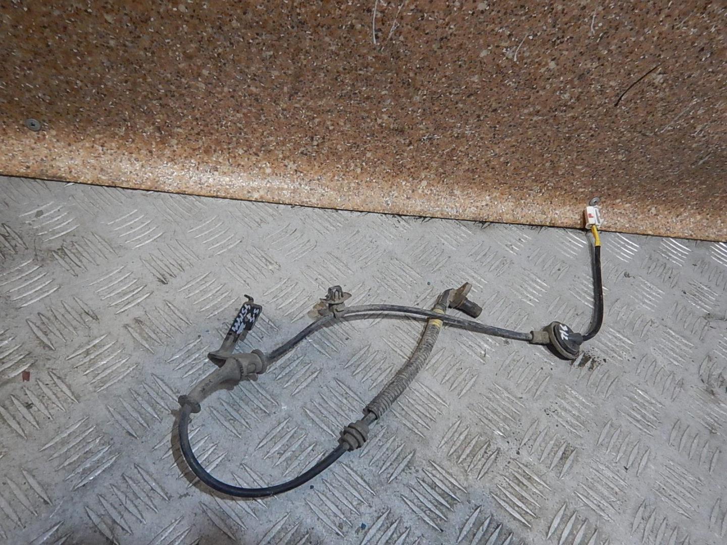 Датчик ABS задний