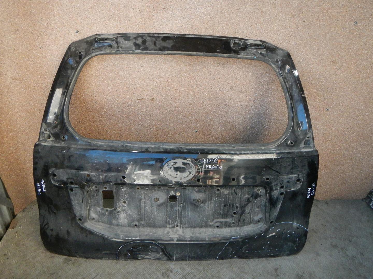 Дверь багажника