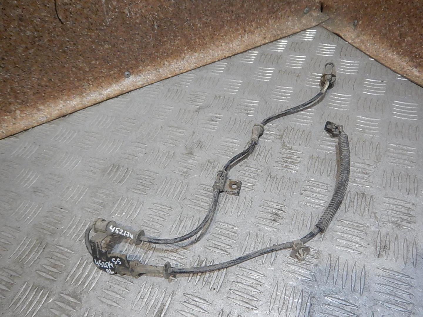 Датчик ABS передний левый