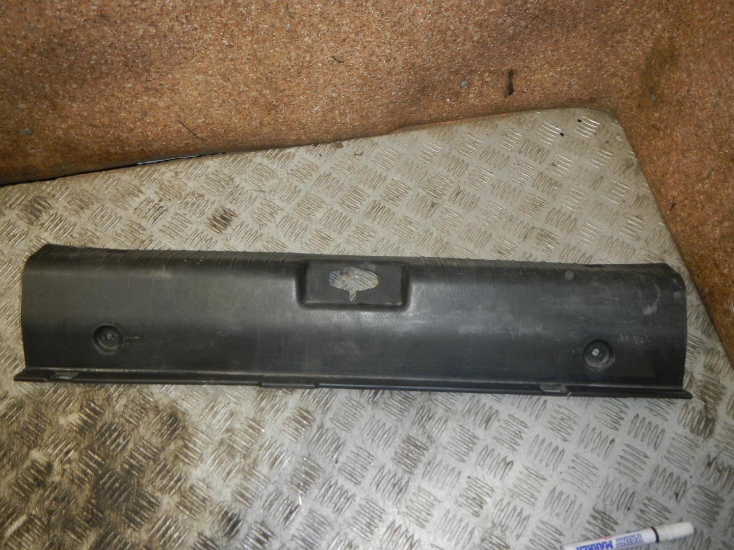 Обшивка багажника