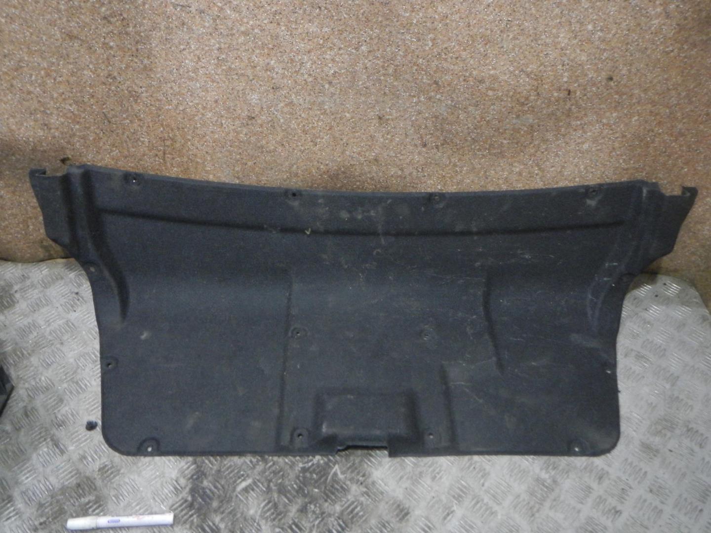 Обшивка крышки багажника