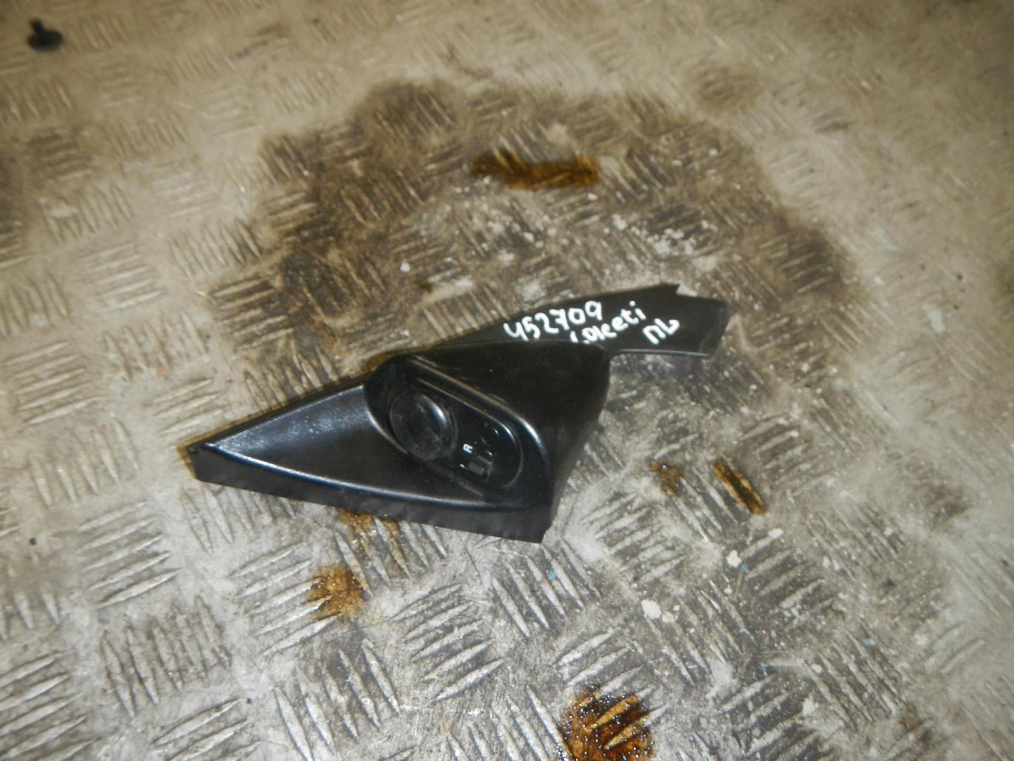 Крышка зеркала внутренняя правая