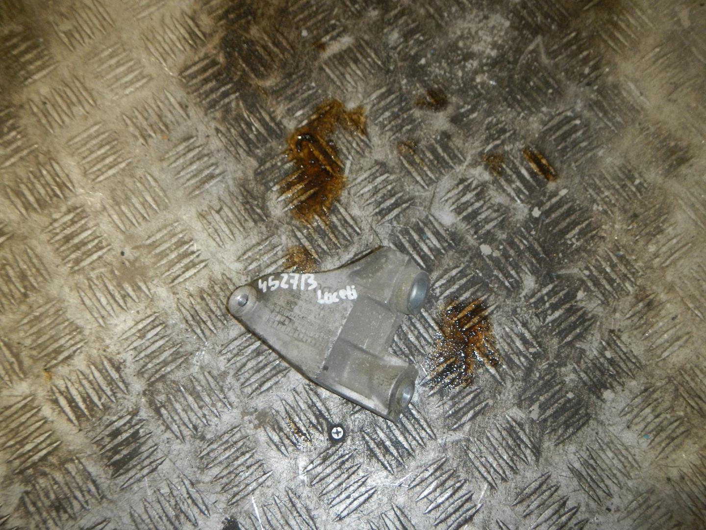 Кронштейн генератора