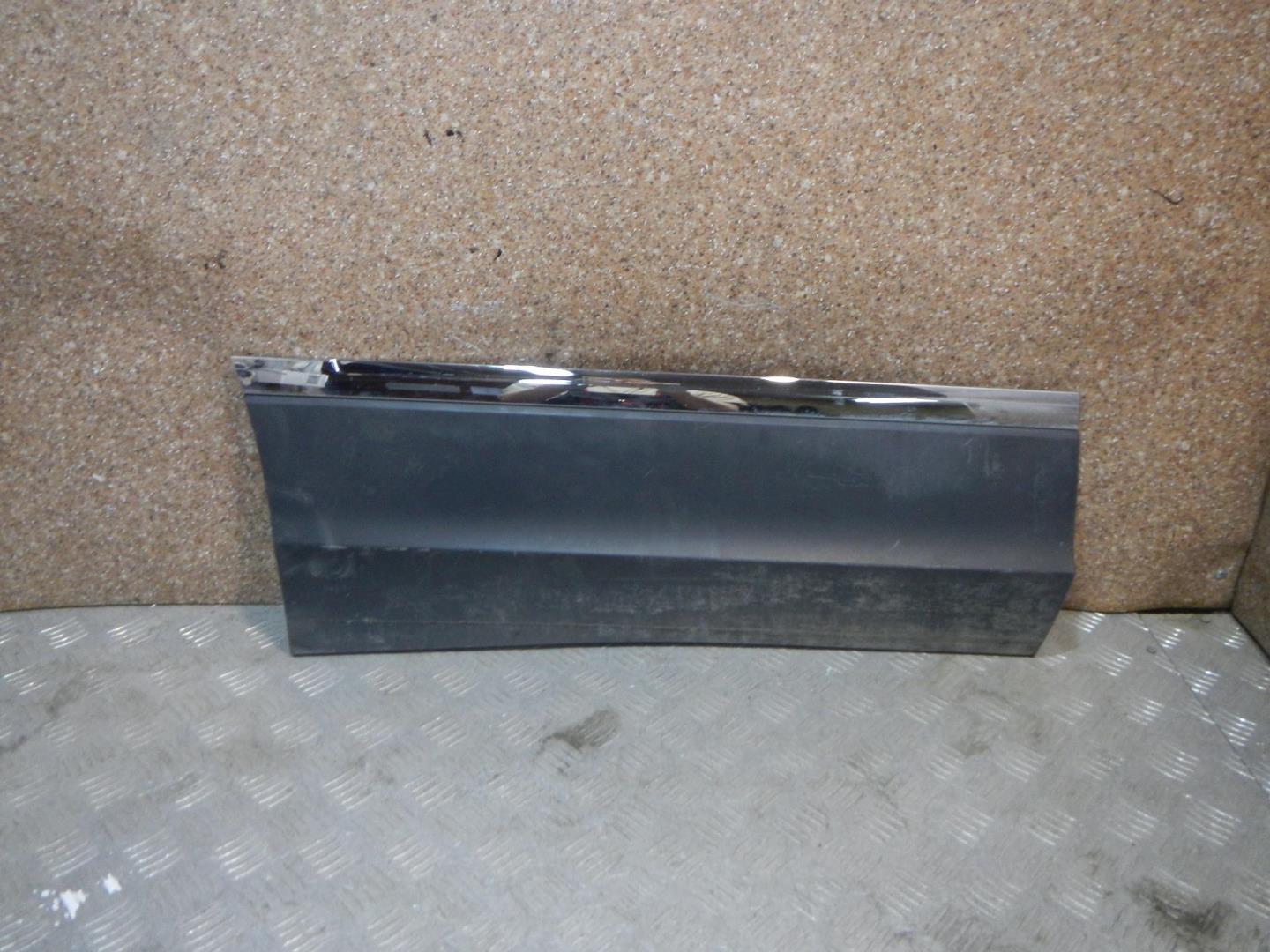 Молдинг задней правой двери