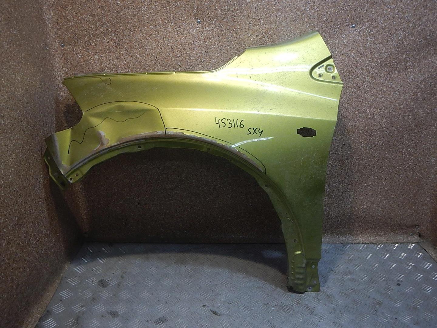 Крыло переднее левое