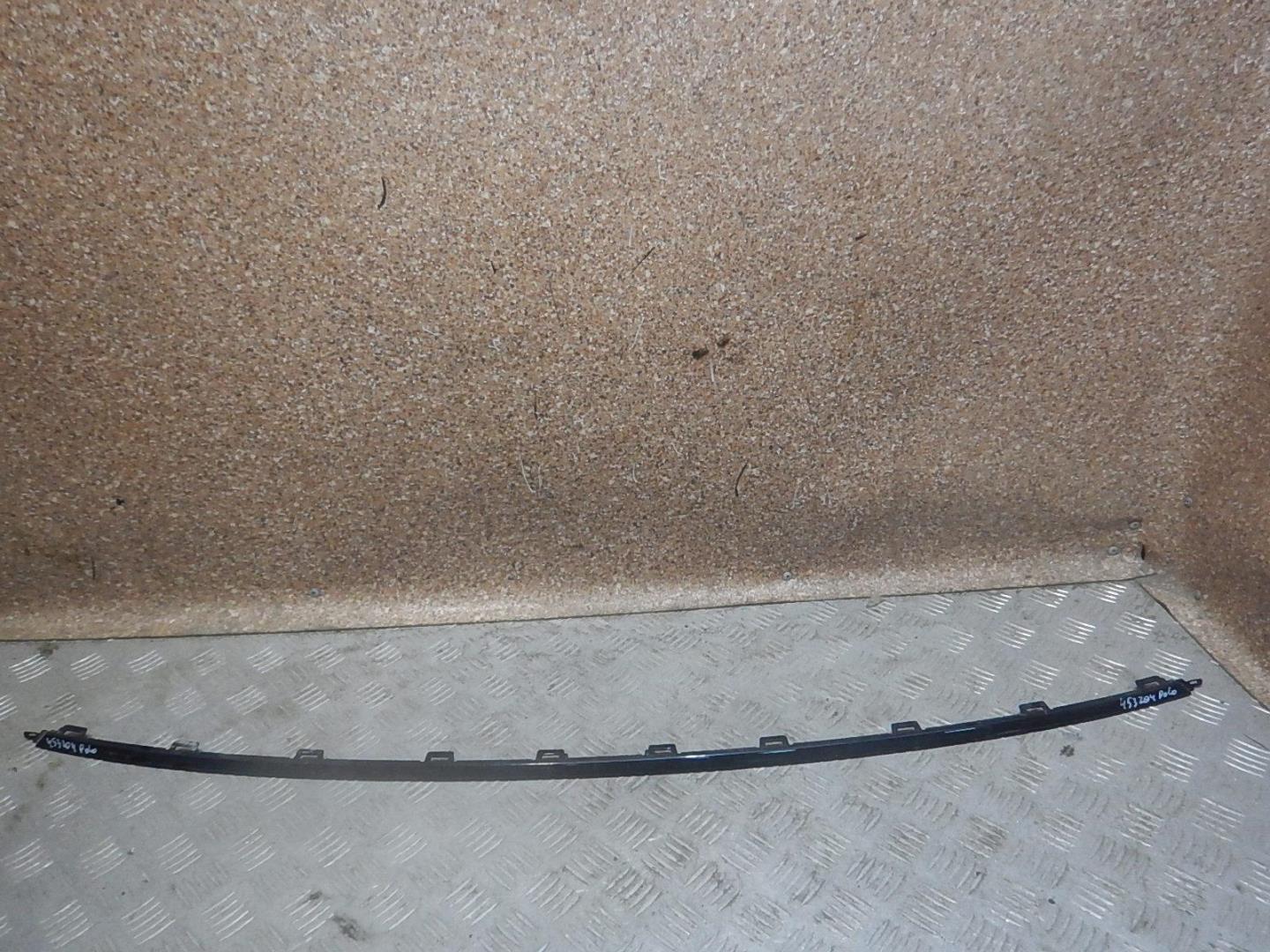 Молдинг заднего бампера