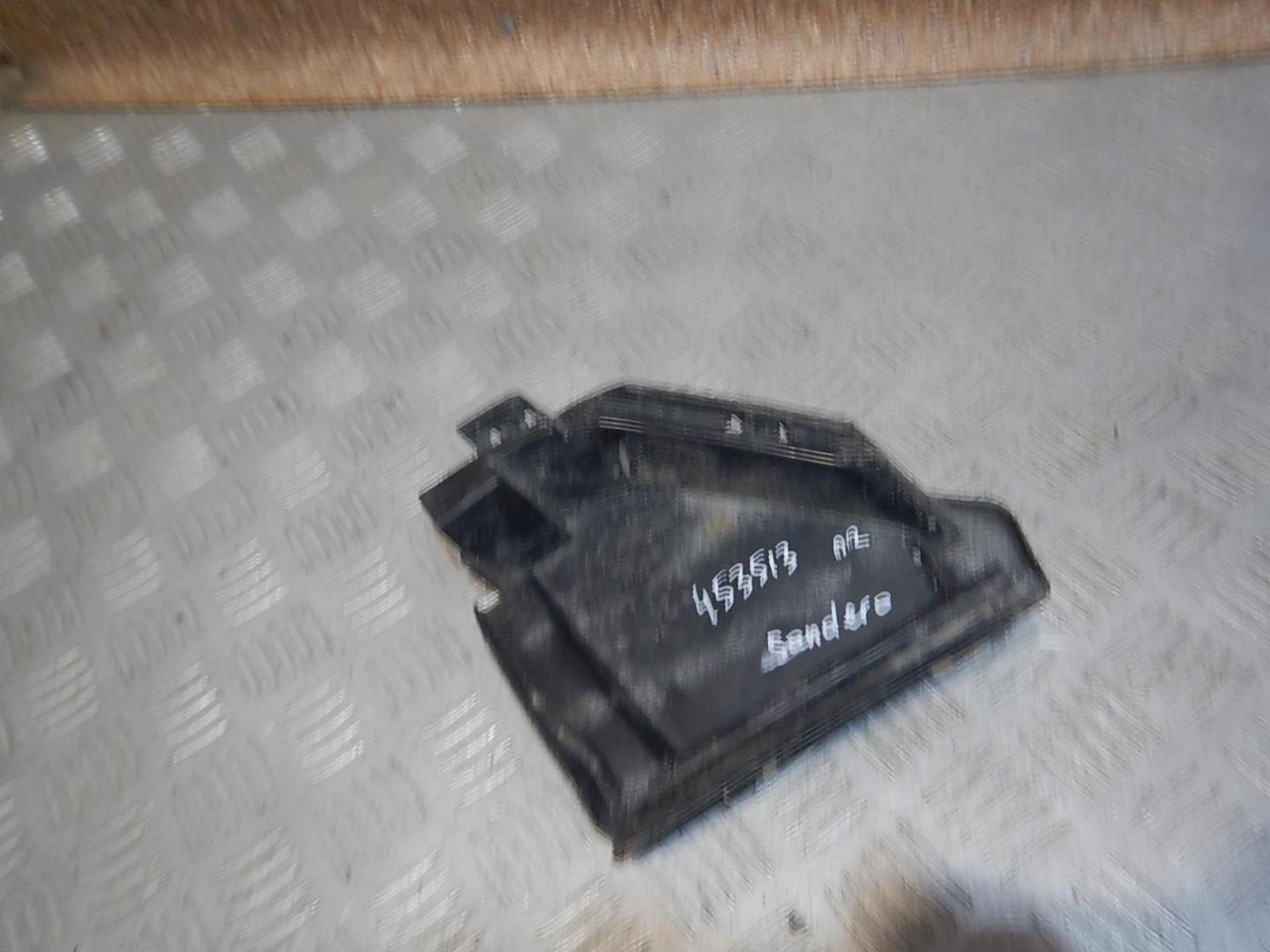 Воздуховод радиатора правый