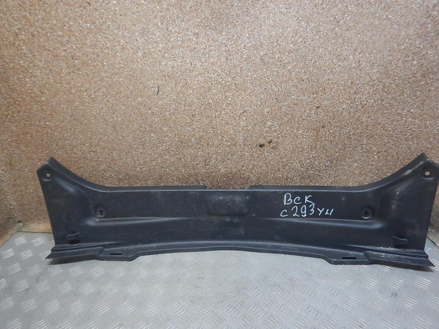 Обшивка багажника