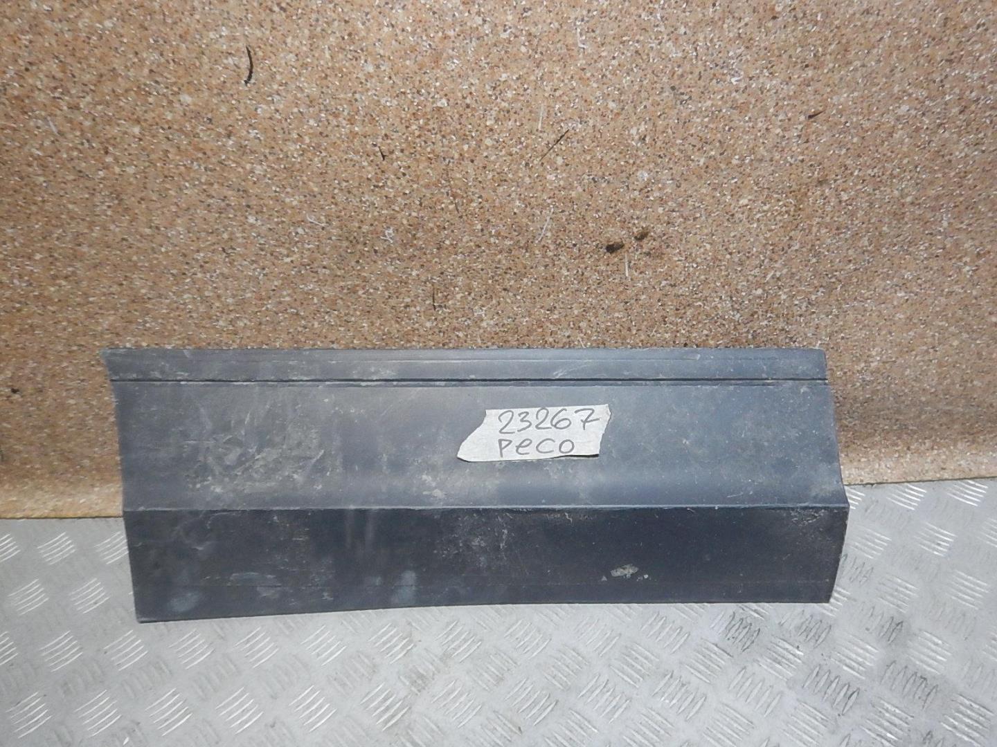 Молдинг задней правой двери