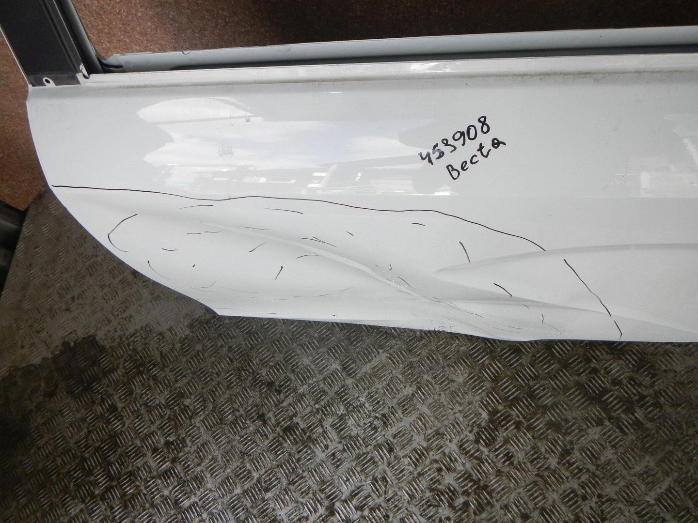 Дверь задняя левая