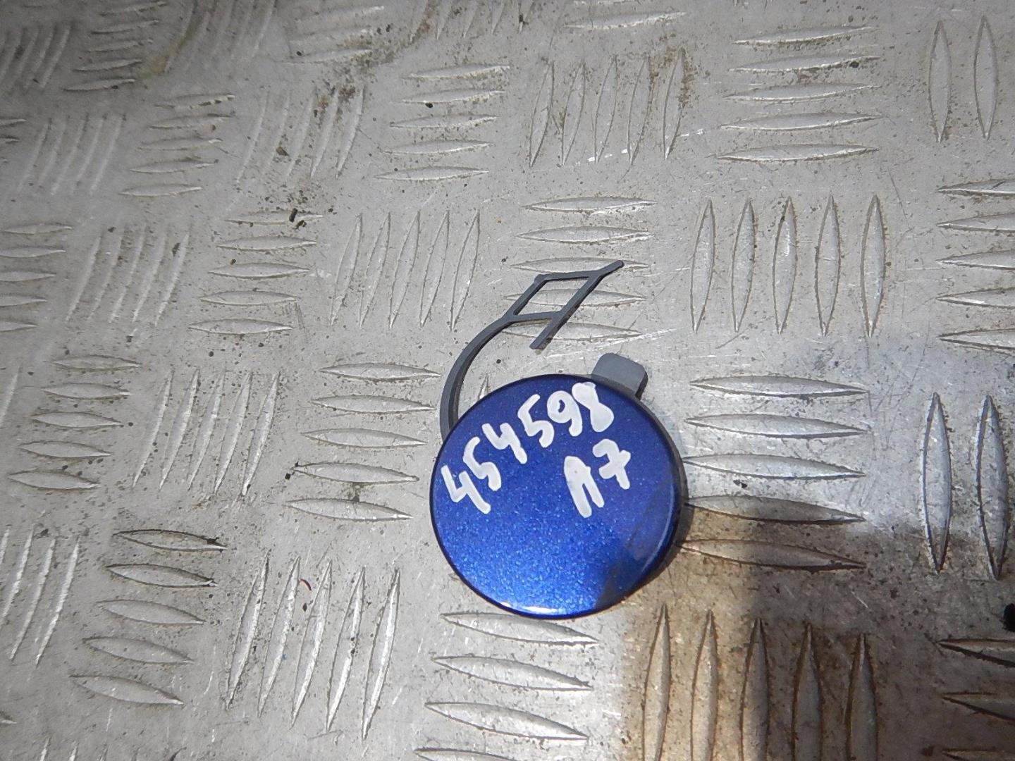 Заглушка буксировочного крюка