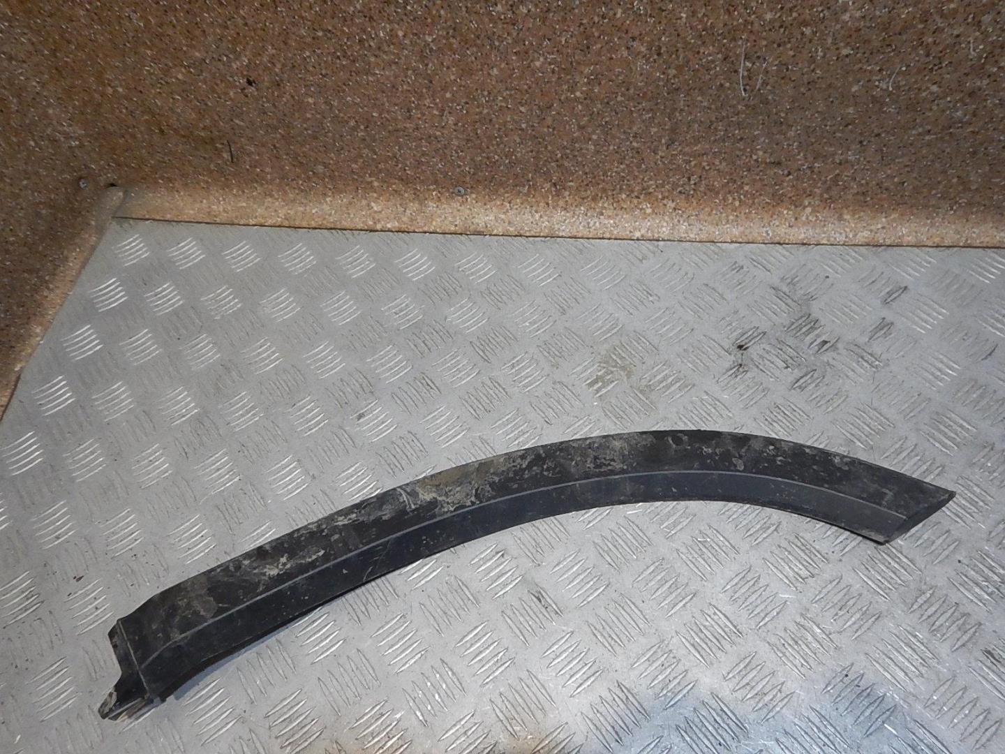 Накладка двери задней левой