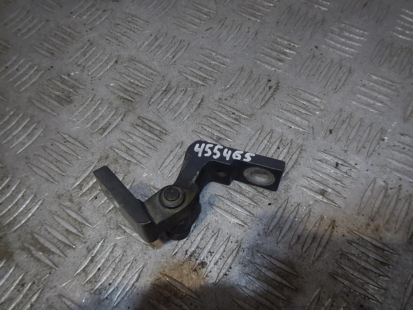 Петля двери задней правой верхняя