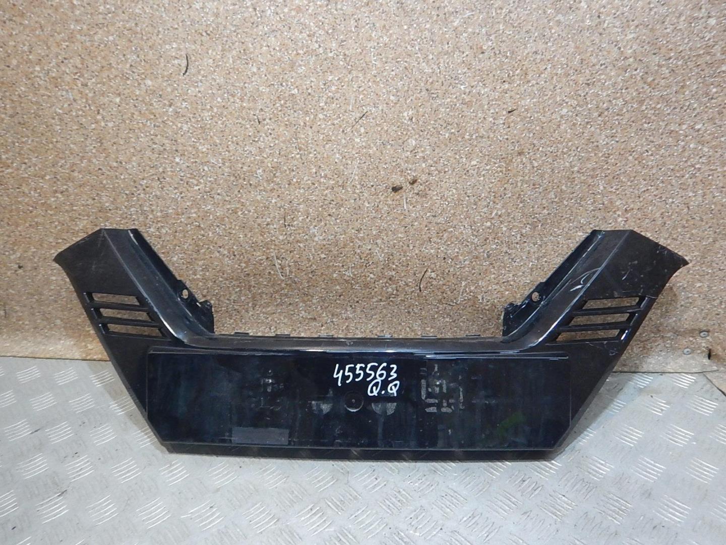 Накладка переднего бампера