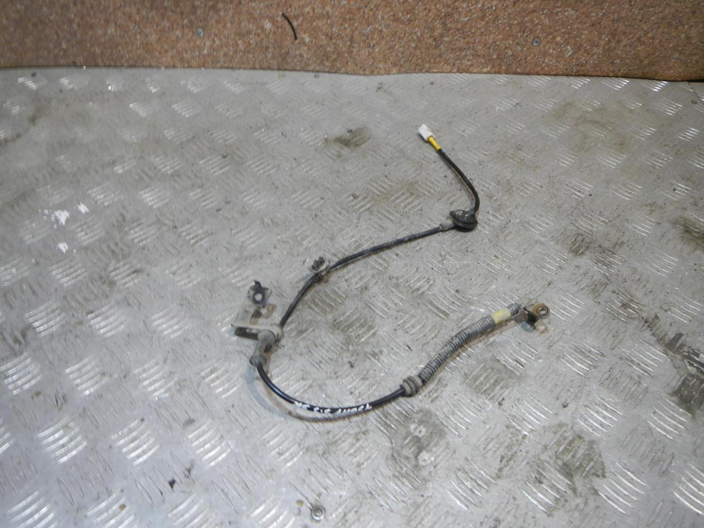 Датчик ABS задний