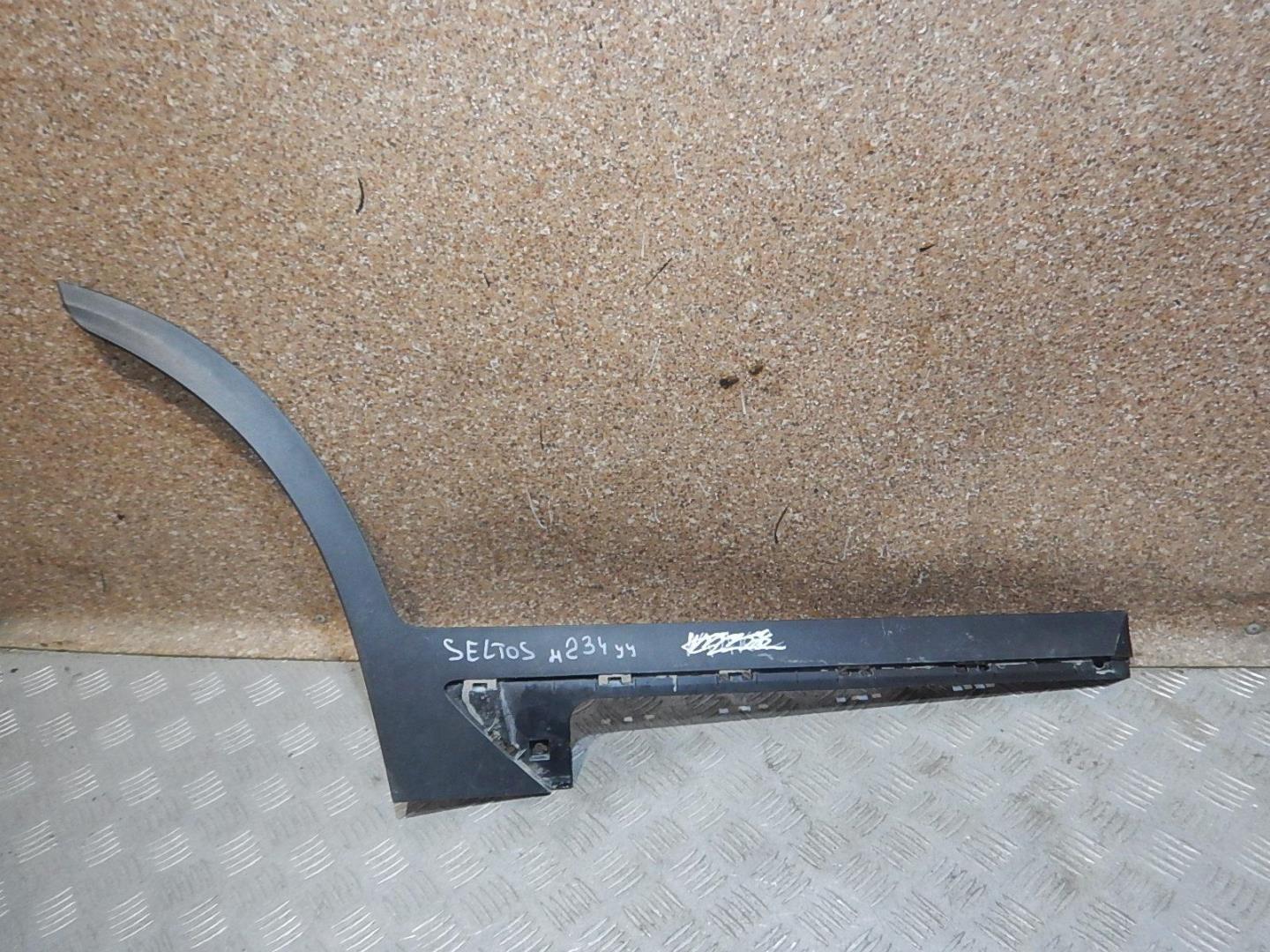 Молдинг задней правой двери