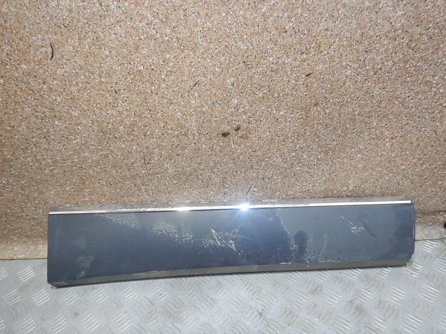 Молдинг задней правой двери