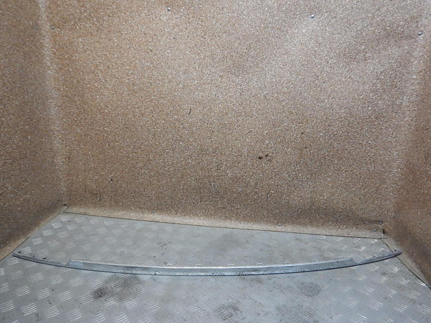 Молдинг заднего бампера