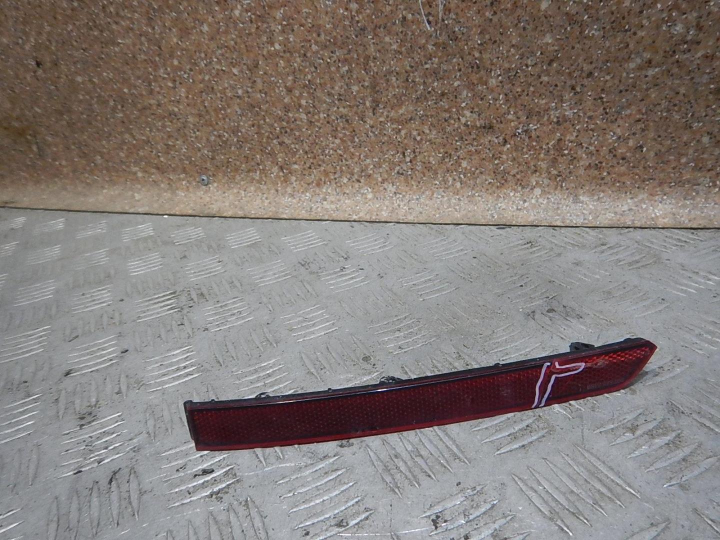 Отражатель в бампер задний правый