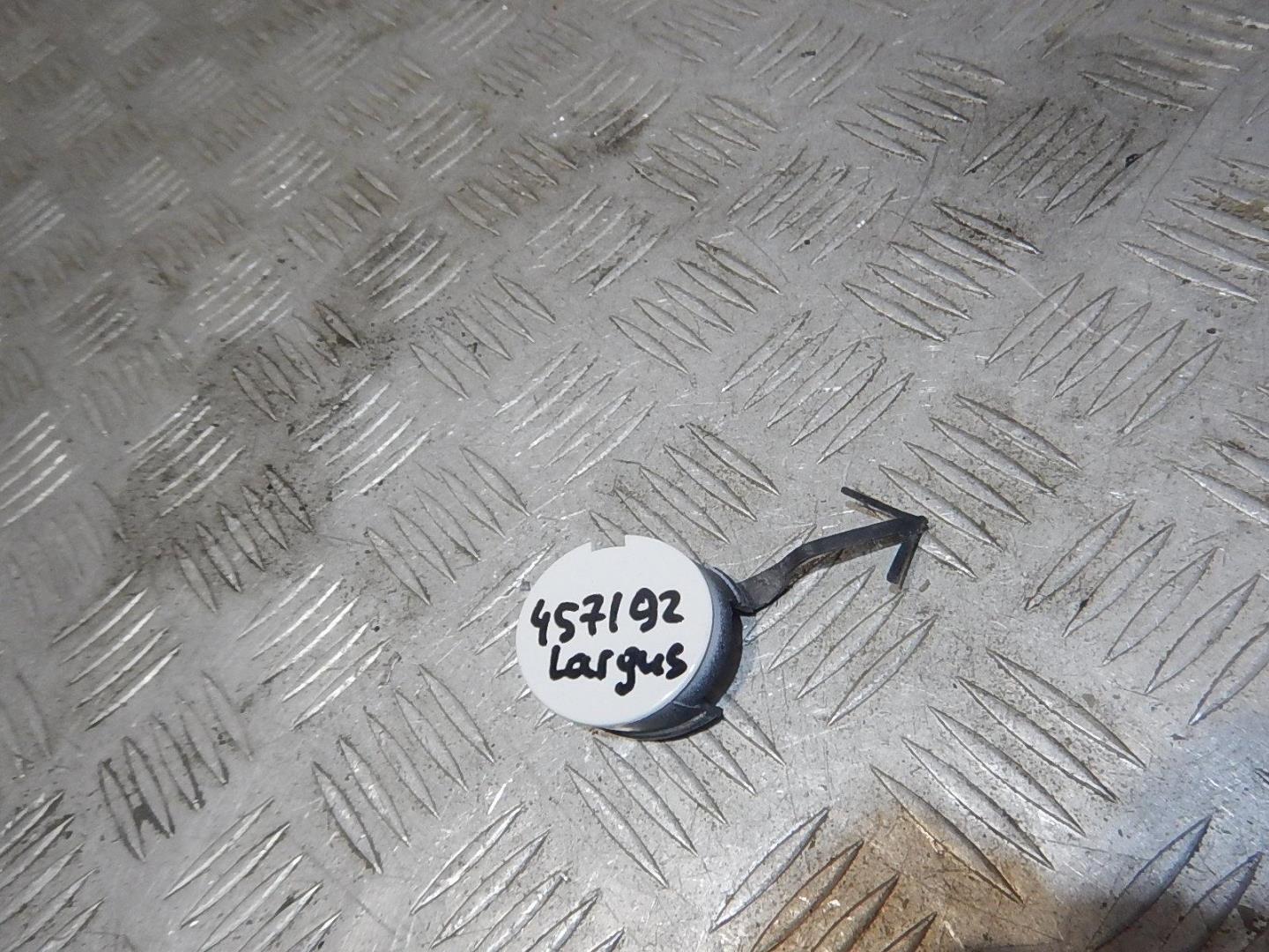 Заглушка буксировочного крюка