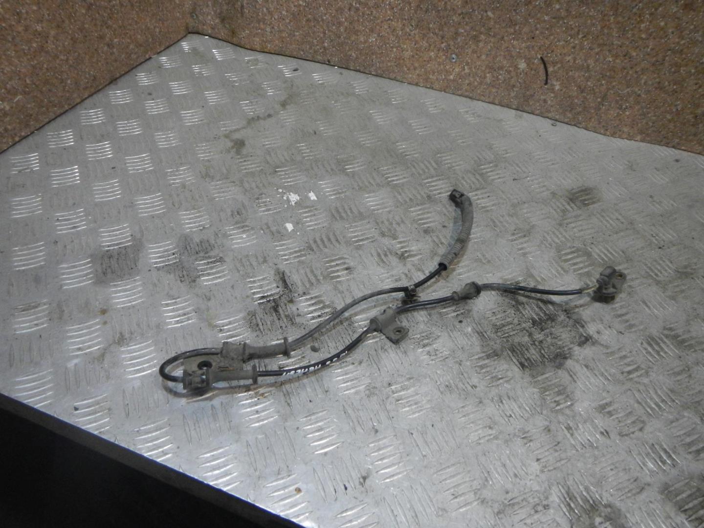 Датчик ABS передний левый