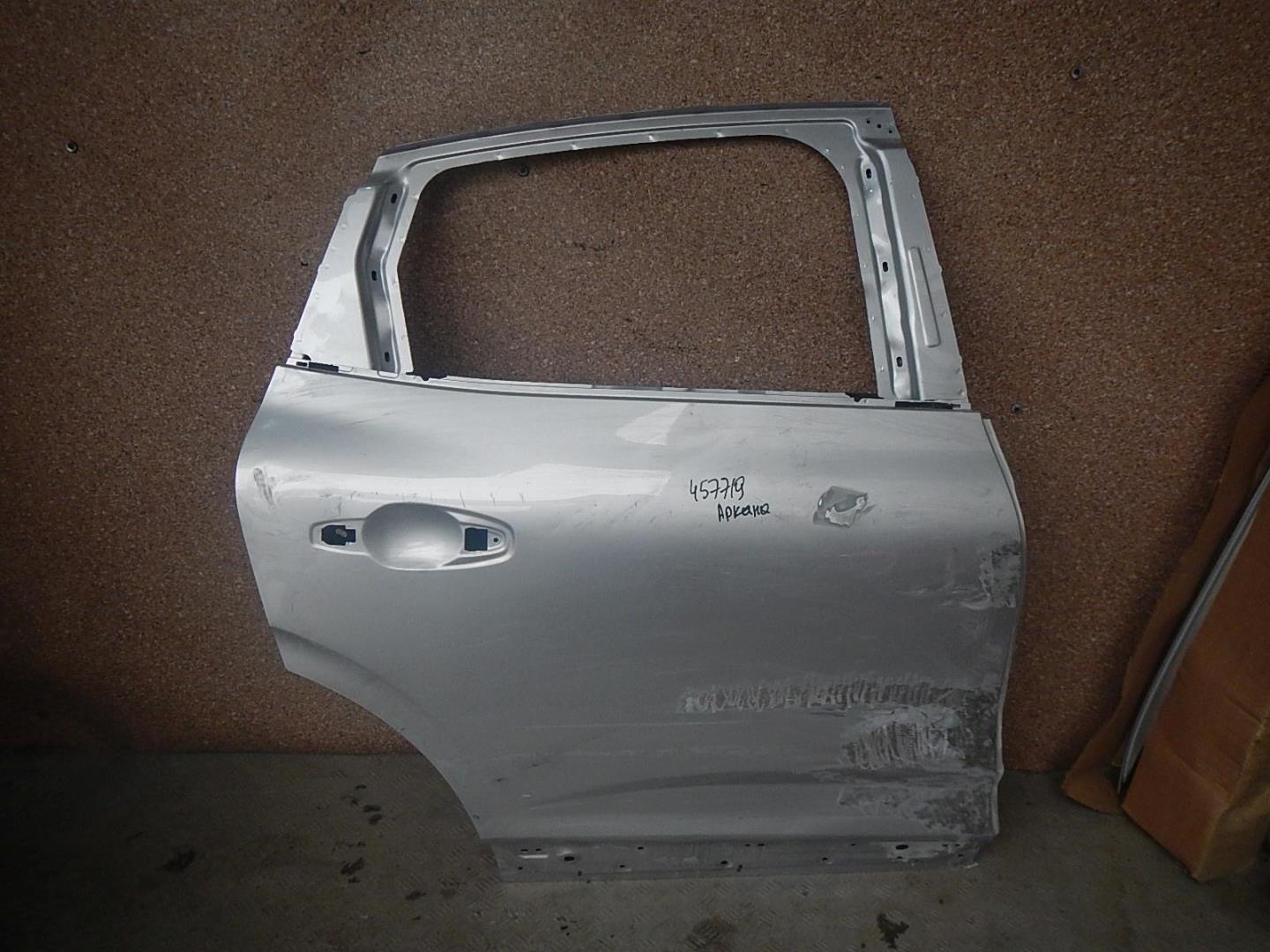 Дверь задняя правая