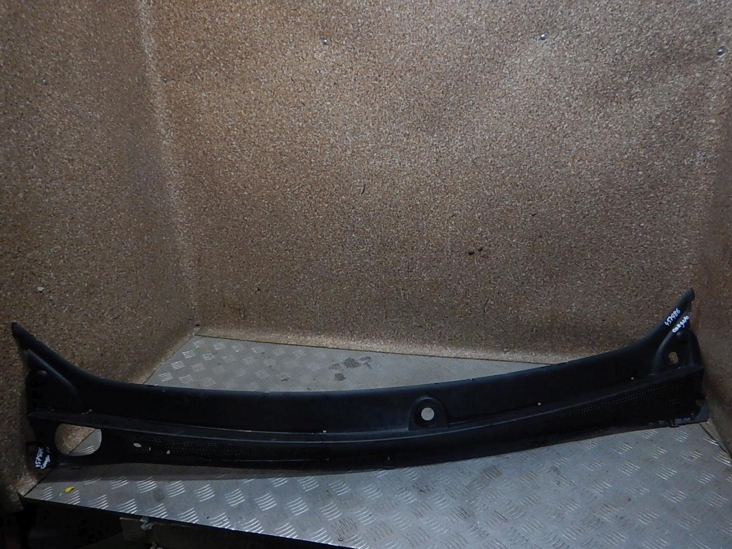 Решетка стеклоочистителей (Жабо)