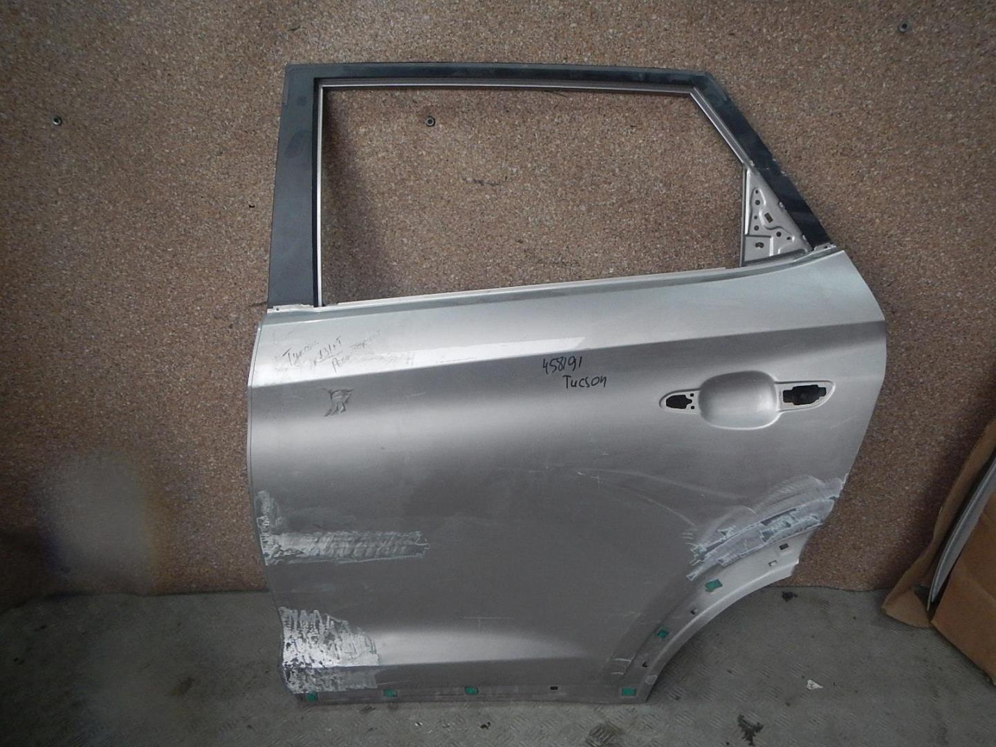 Дверь задняя левая